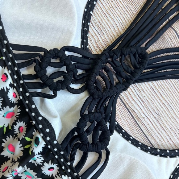 Daisy High Neck Bikini Swim Top - Picture 4 of 4